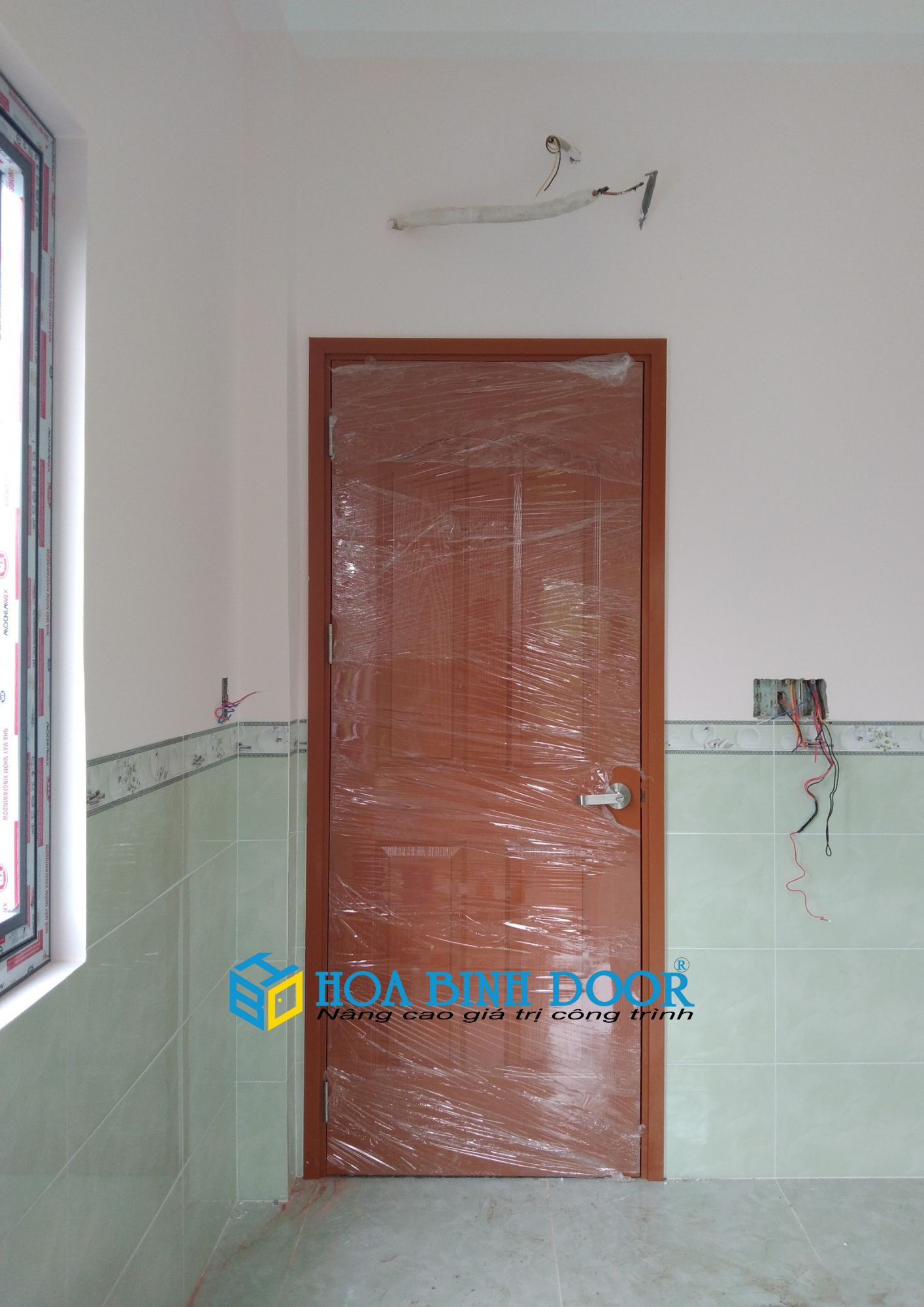 Báo giá cửa gỗ công nghiệp HDF Sơn mới nhất 2022