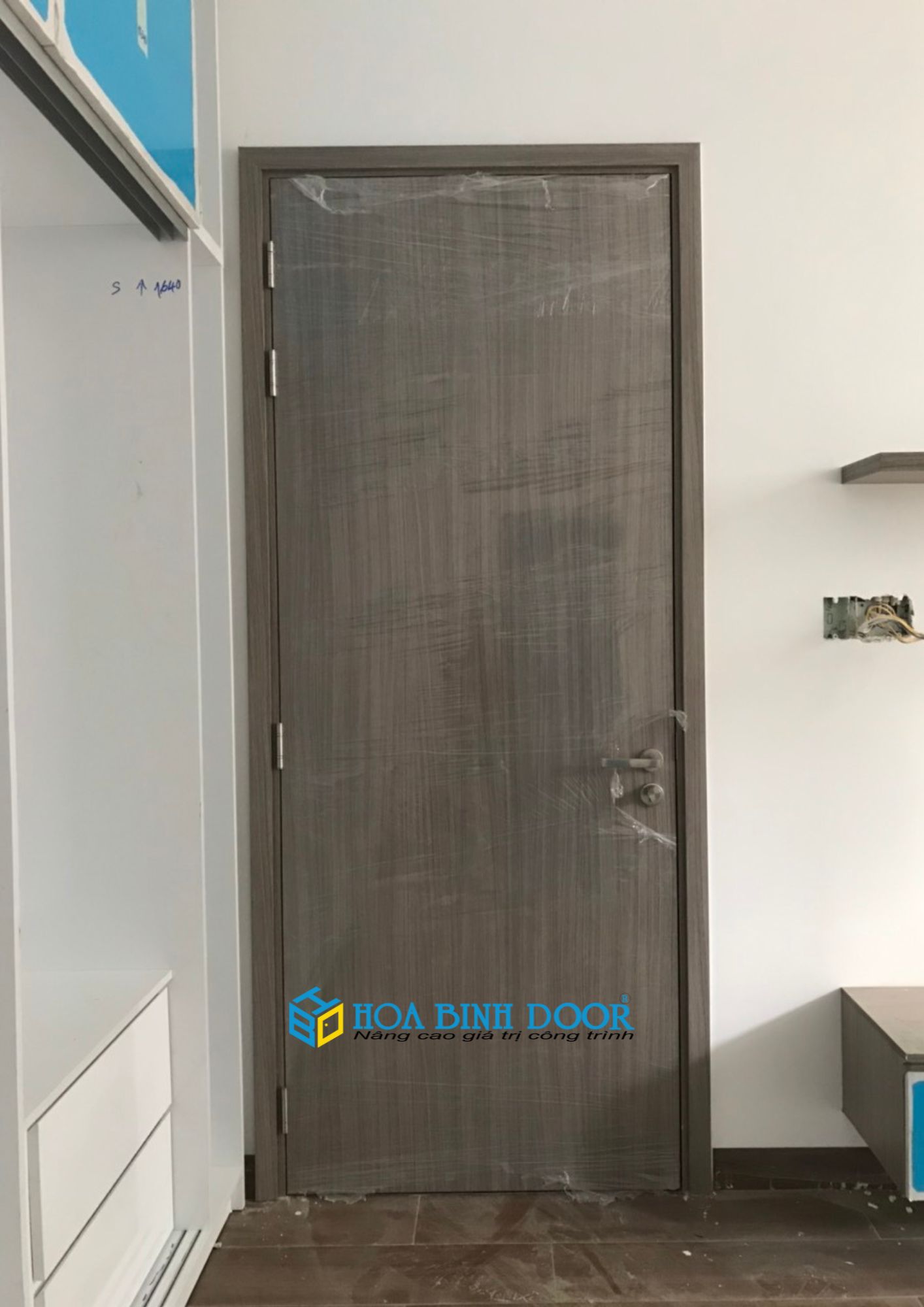 Cửa gỗ công nghiệp cao cấp tại Quận 2 - Cửa gỗ MDF Laminate