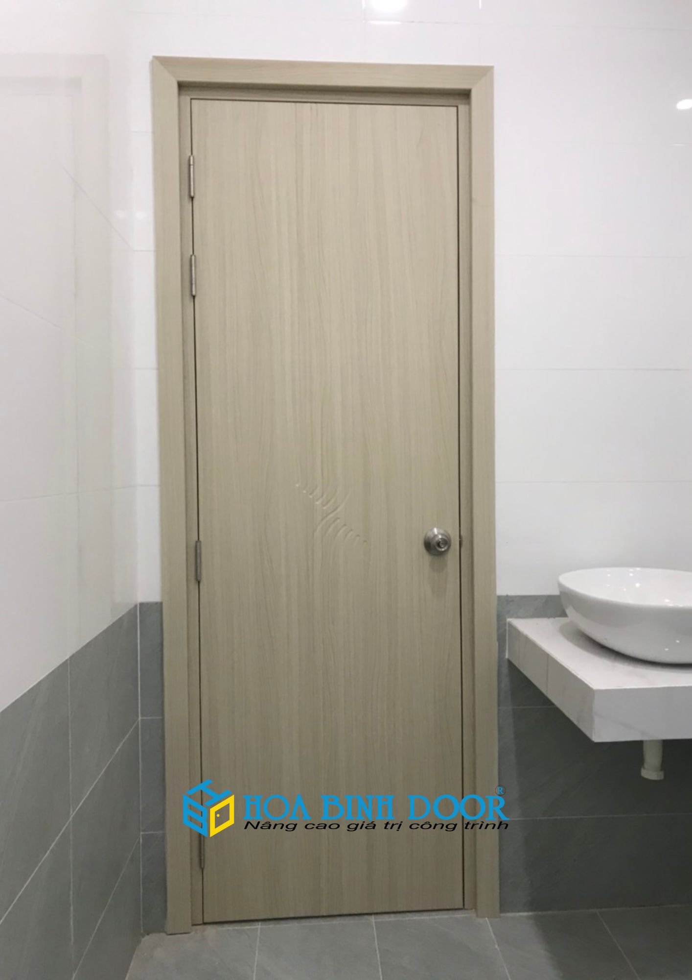 Cửa nhựa giả gỗ cao cấp tại Quận 1