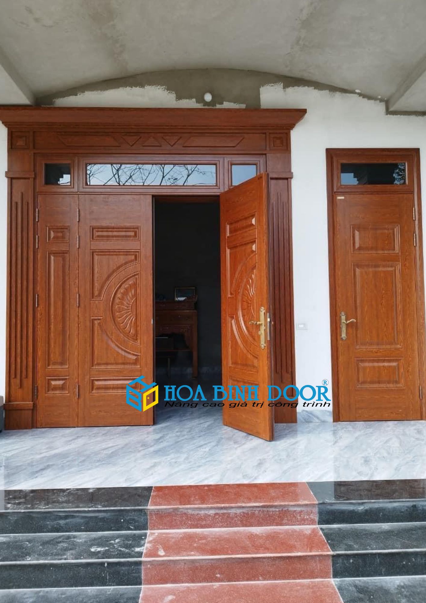 Cửa thép vân gỗ LUXURY mới nhất 2023