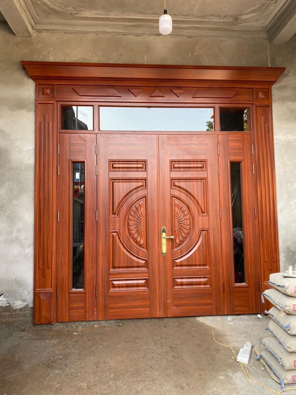 Mẫu cửa 4 cánh Luxury - Giá cửa thép vân gỗ tại quận 12