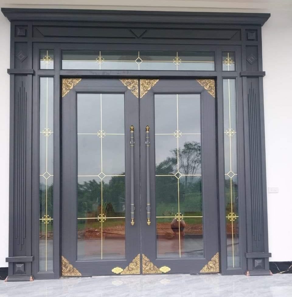 Cửa thép vân gỗ có tốt không - dễ dàng vệ sinh
