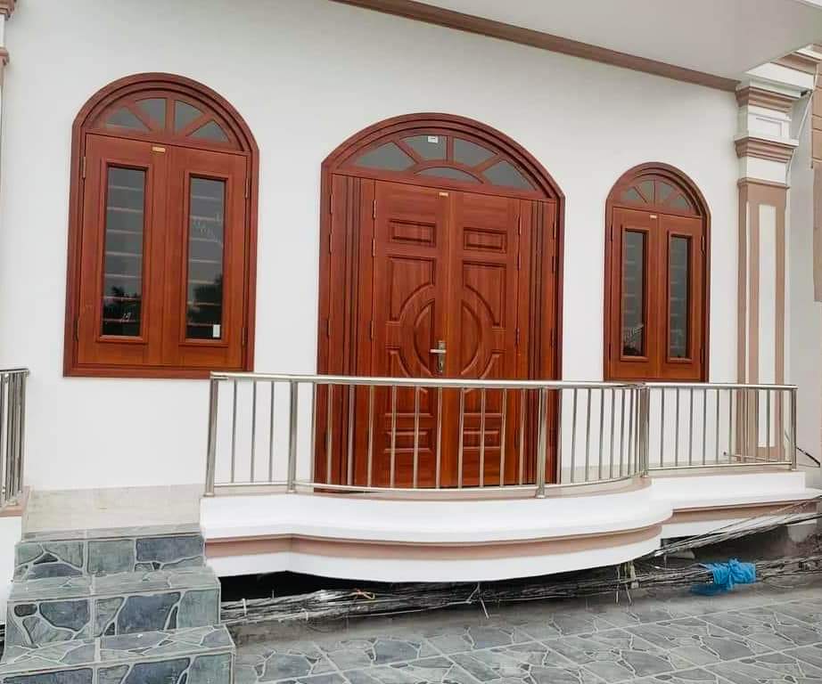 Giá cửa thép vân gỗ tại Vũng Tàu - mẫu cửa vòm