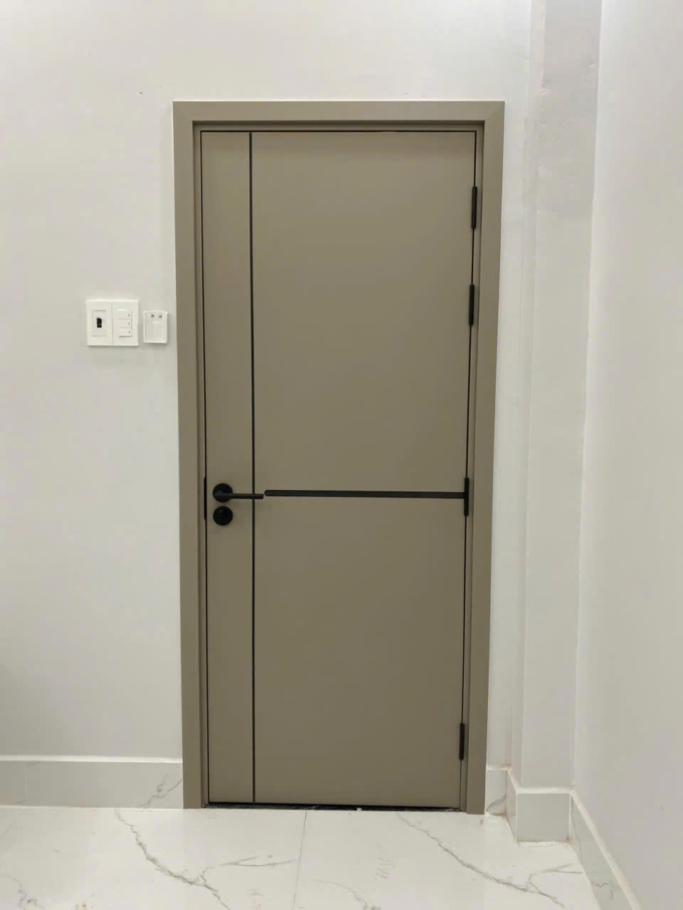 cửa nhựa composite tại hóc môn